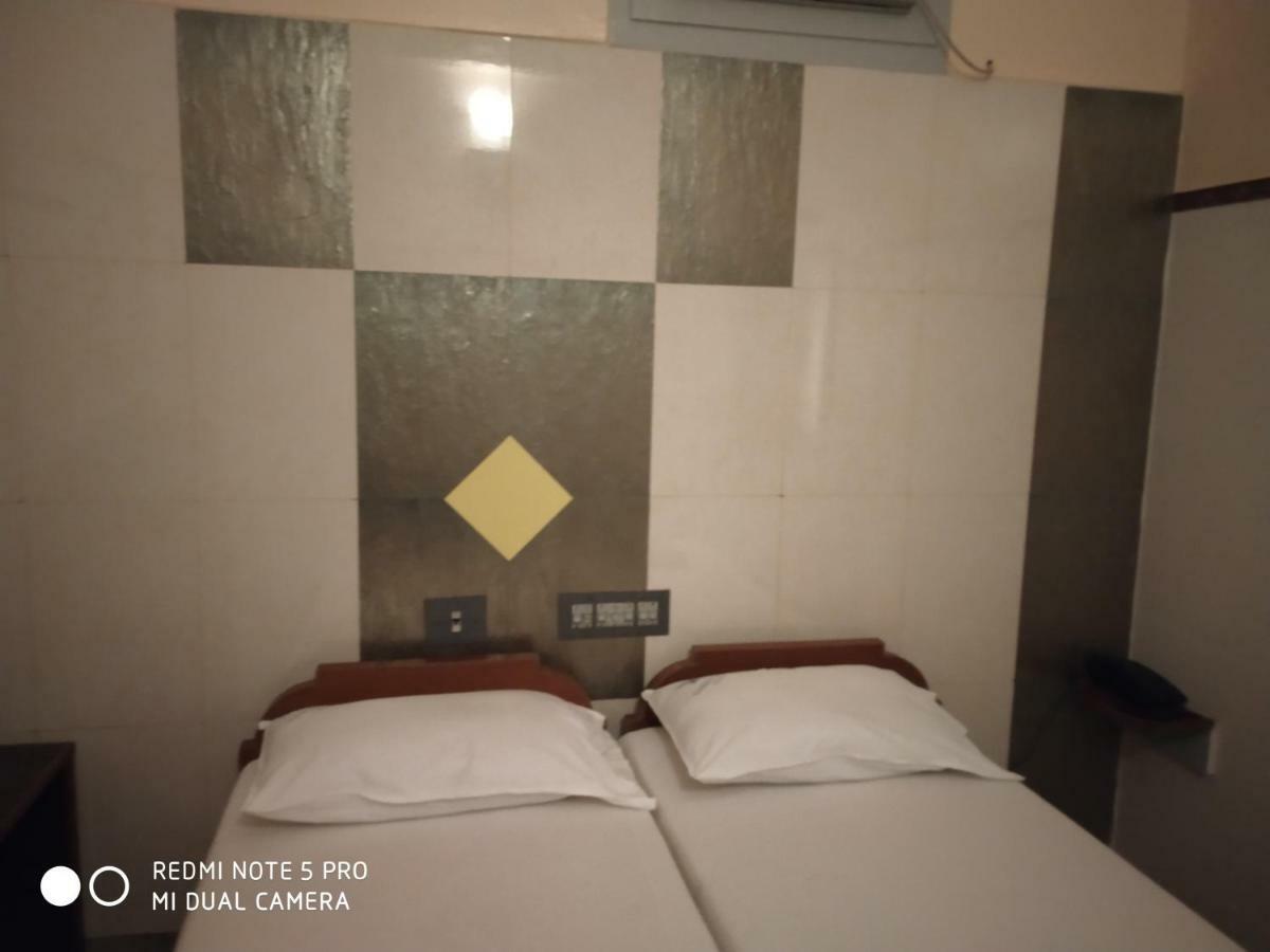 Krishna Lodge Tiruchirappalli Exterior foto